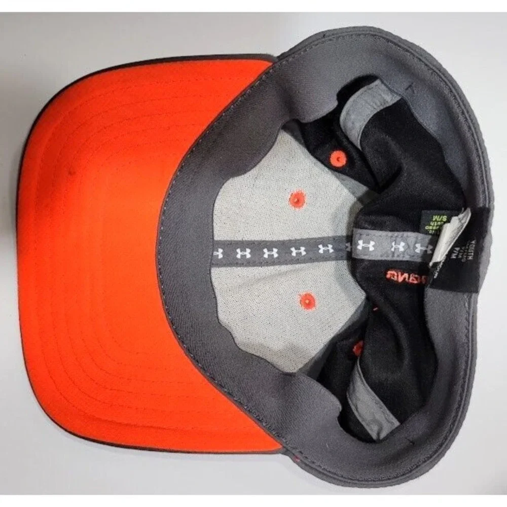 Under Armour Hat Youth Size Sm/Md Small/Medium fitted cap/hat